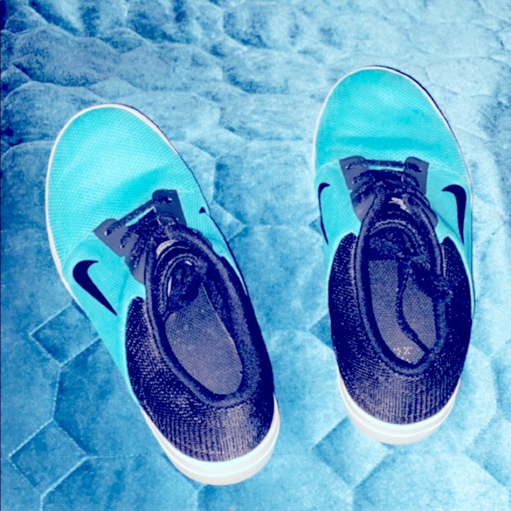 Shoes - Picture 9 of 10
